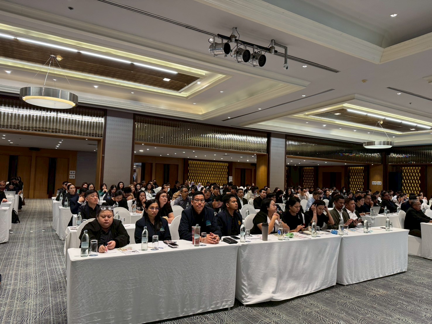 LINE ALBUM T VER LESS ตรัง 260128 3